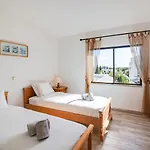 Welcoming Oasis 500m Ac Wi-fi Pool Balcony Apartment